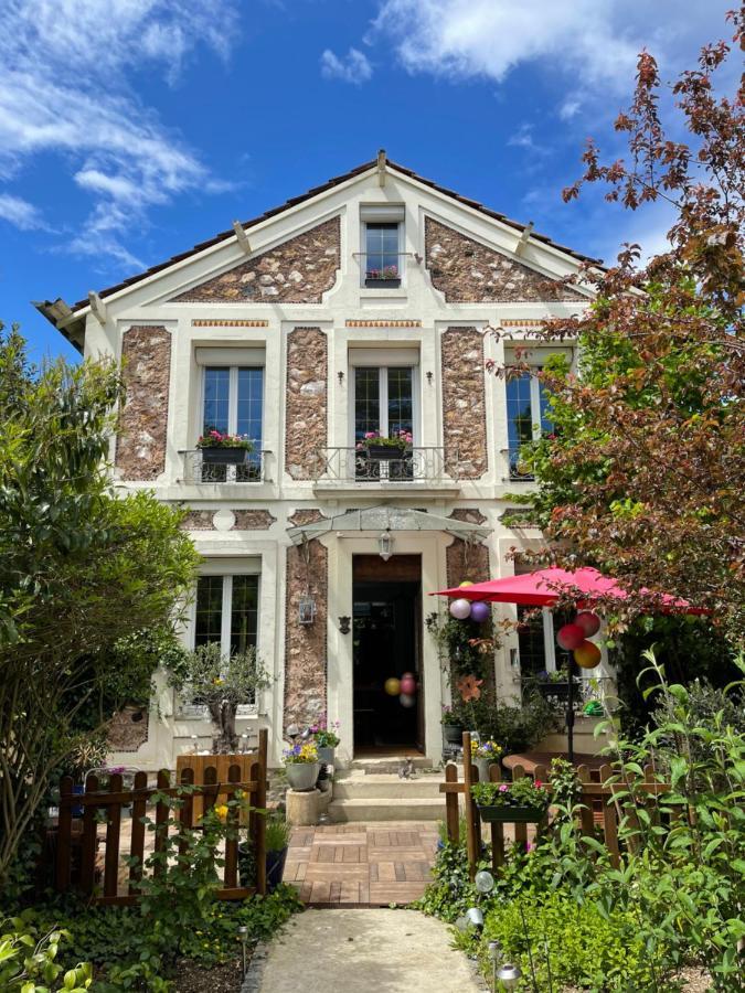 Appartamento Petit Studio De La Maison Du Bonheur - Rez De Jardin Villiers-sur-Marne Esterno foto